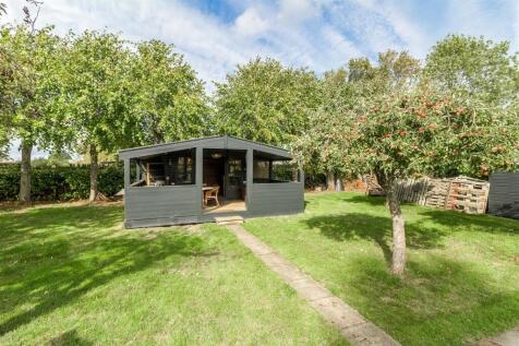 1 Knowle Hill, Hurley