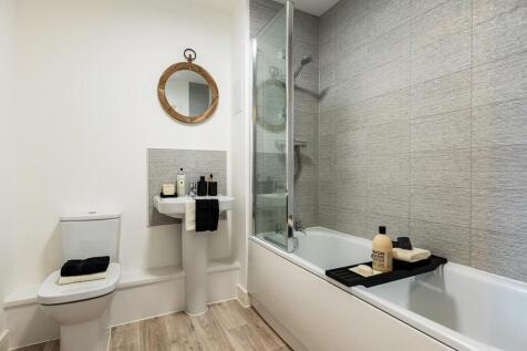Family friendly bathroom- typical Taylor Wimpey home