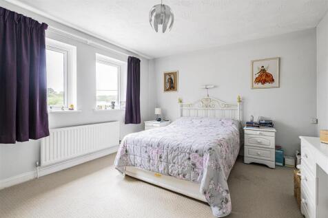 Long Acre, Brafield-on-the-Green