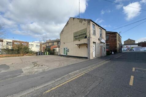 Commercial Property to rent in heckmondwike