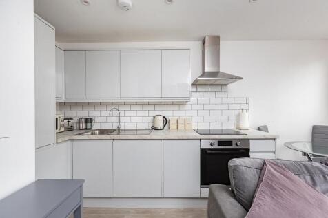 8 Manor Gardens-LR3.jpg