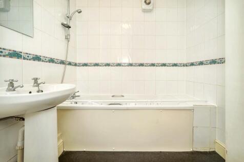 9B Farningham Road, Caterham, CR3 6LL