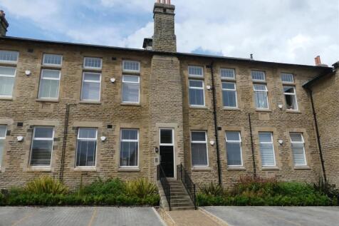 This well-presented and spacious one bedroomed ground floor apartment has one allocated car parking space and is conveniently situated within walking distance of Menston train station. The apartment i
