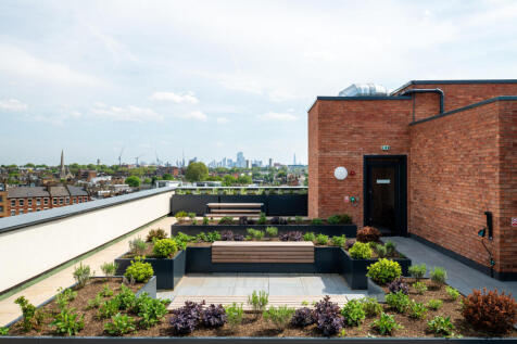 Highgate Rd Kentish Town int-23.jpg