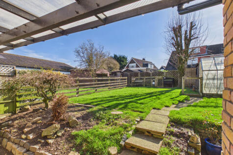 CAM01984G0-PR0562-STILL003