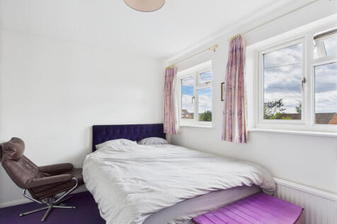 CAM01354G0-PR0548-STILL019