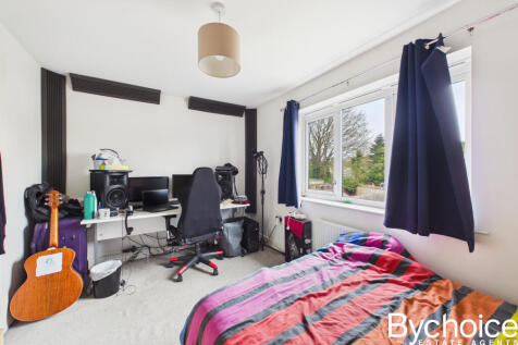 CAM05454G0-PR0141-STILL014