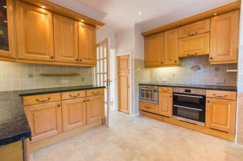 Pavings, Roundham Gardens, Paignton - Photograph 4