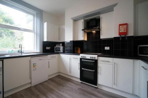 6 Bedroom House in LL57 1HE