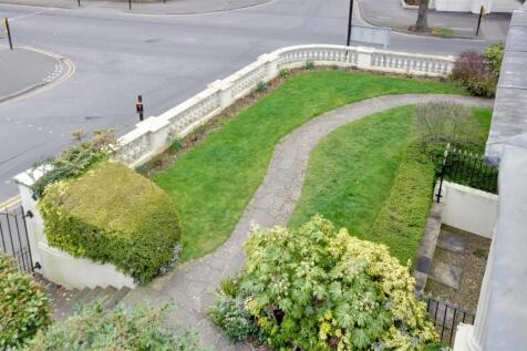 Front garden.jpg