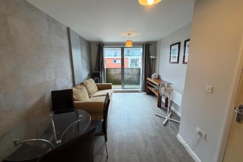 SKYLINE FURNISHED 1 BED WITH BALCONY