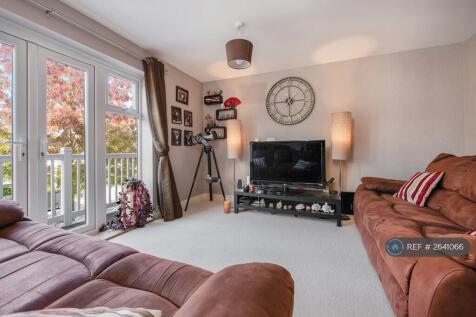 Living Room / Additional Bedroom