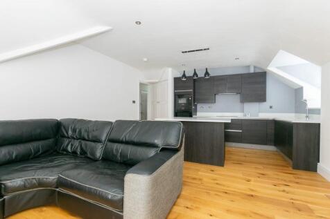 sbliving are pleased to present this modern 1 bedroom top floor apartment located within Roundhay, Leeds. The property benefits from modern fittings, a spacious open-plan living area, car park, and id