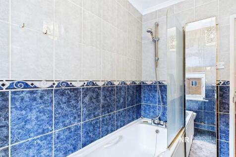 Bathroom 1 Extra Photo