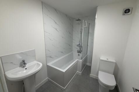 ** Zero Deposit Guarantee Available **
Available Now. Excellent value, modern one?bed unfurnished apartment on Vauxhall Road, featuring an open?plan kitchen/lounge and double bedroom. Just 15 minutes’