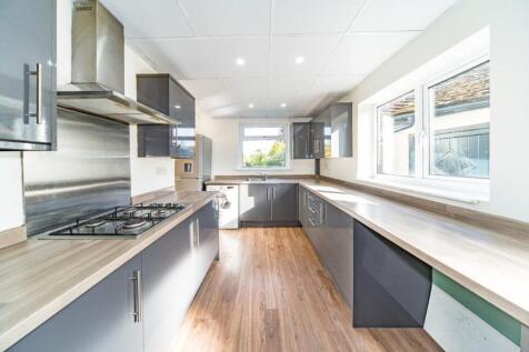 55 Fairholme Avenue kitchen 2.jpg