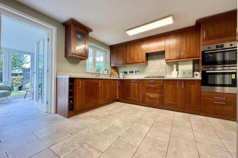 Kitchen / Breakfast Room