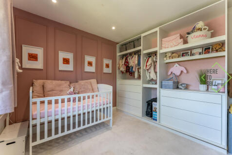 Chelmsford Avenue Romford RM5-3