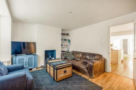 8 robertson road-9.jpg