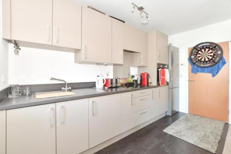 Lounge/Kitchen