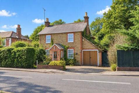 3 Bedroom Detached in GU21 2SU