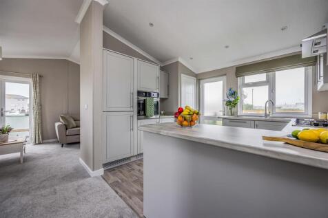 Plot 19 Littlehampton Marina-Small-PorticoMarketin