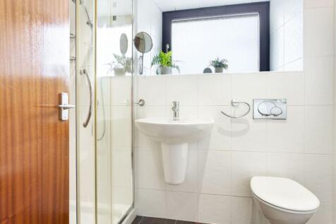 Main Bedroom Bathroom