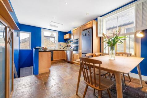 Kitchen.JPG
