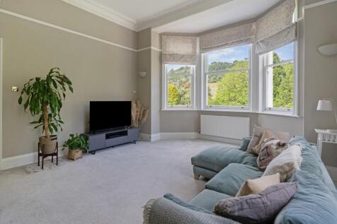 75862_Flat 5, Pixham Firs, Pixham Lane (11).jpg