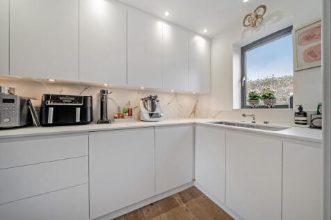 Kitchen / Snug / Dining Room