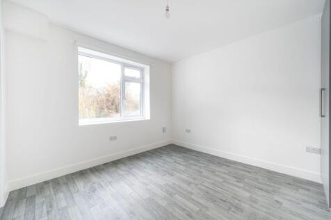 Flat in HA2 6PH