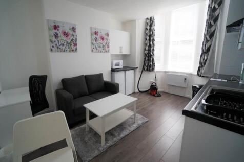 1 Bedroom Flat in LL57 1NR