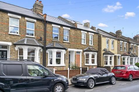 77 Castle Road TW7-3.jpg