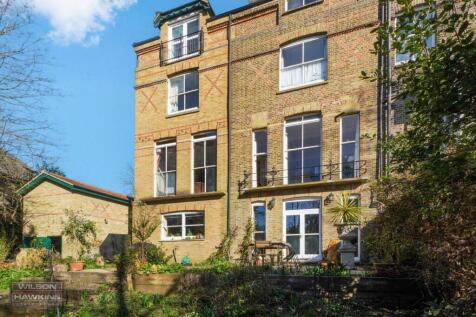 Holm Oak, Mount Park Avenue - 7fJ29breBDtH2I1UuDPn