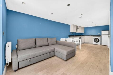VIRTUAL TOUR AVAILABLE Situated on the lower ground floor of this attractive period building, this beautifully presented two-bedroom flat offers stylish, contemporary living throughout.