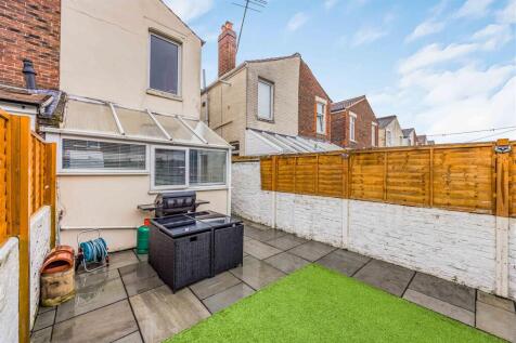 8 Wallington Road, Copnor-Small-PorticoMarketing-S