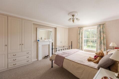 Rose Garth Bedroom 2.jpg