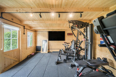 1342616-7-68a4ba5...