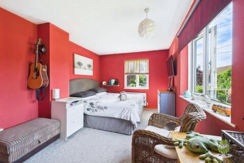 CAM01543G0-PR0135-STILL021