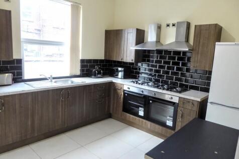 6 Bedroom Terraced in M7 2JR