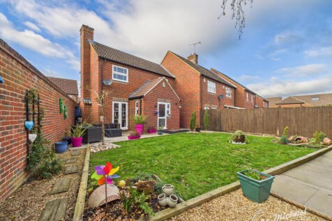 CAM03218G0-PR0834-STILL009