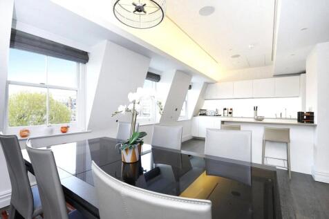 2 bed, 2 bath Penthouse in London - Photo 11