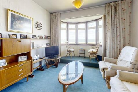 6-Castle-Road-Upper-Floor-Living-Room