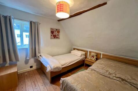 Bedroom 4/En Suite Dressing Room