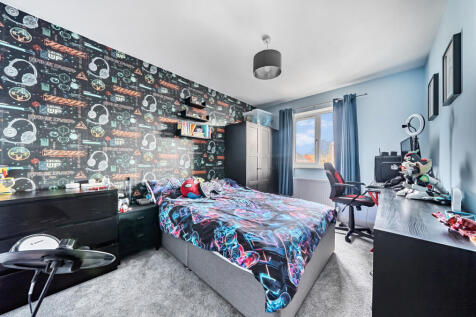 1373635-18-690b6a...