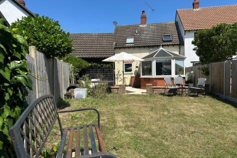 Garden to house