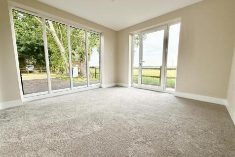 dining room / bedroom