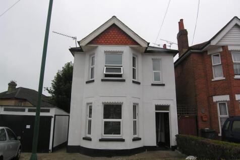 4 Bedroom House in BH8 8PS