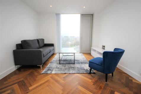 Comprising elegant spacious apartments across four carefully designed towers, Deansgate Square delivers a new level of city centre living to Manchester. Marrying luxury living with unprecedented priva