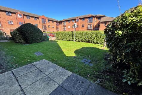 patio and communal garden